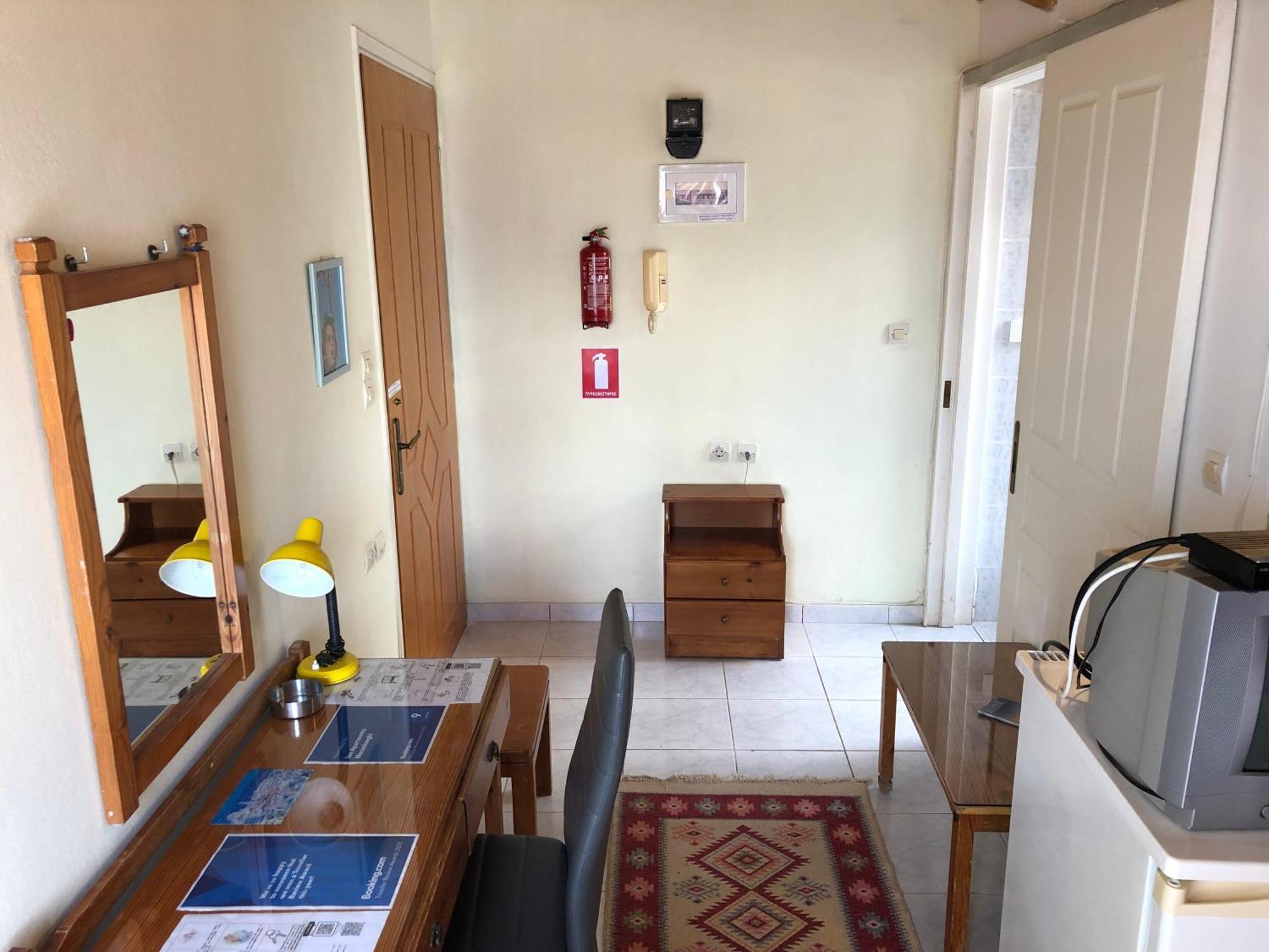 Ion Apartments Messolonghi Single Bed Room Mountain View Loft Meszolóngi Kültér fotó